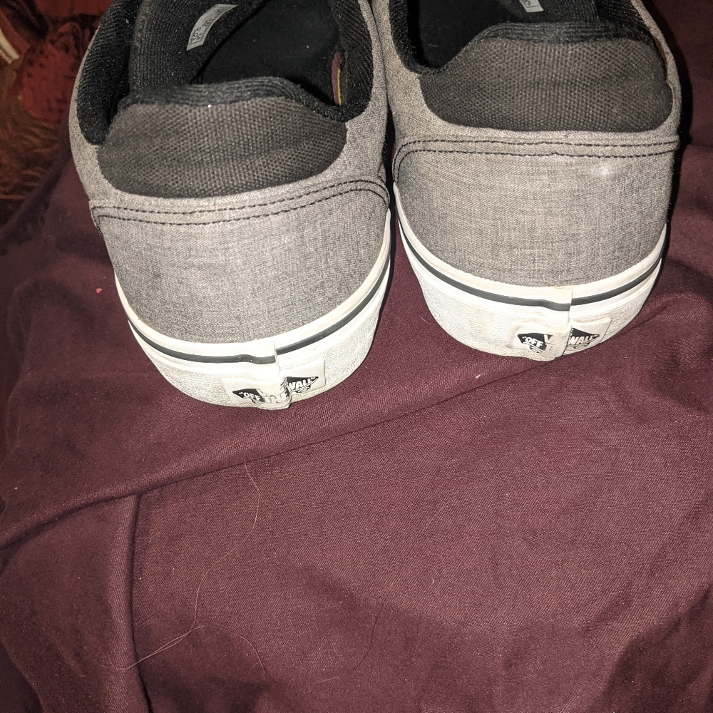 Vans - Picture 3 of 4